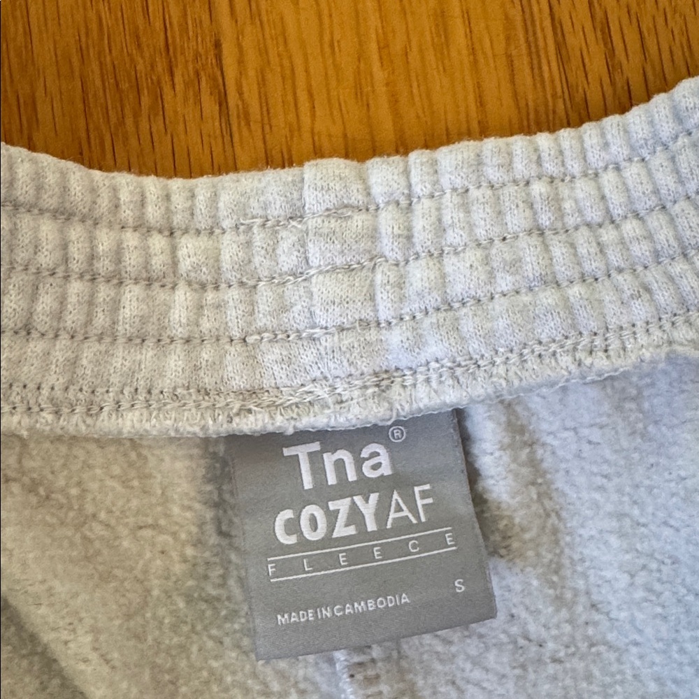 TNA cozy fleece wide leg sweatpants size Small in Heather Chrome - Picture 5 of 6